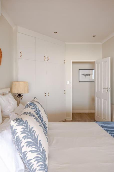 La Petite Baleine Oceanfront Luxury Villa De Kelders Eksteriør billede