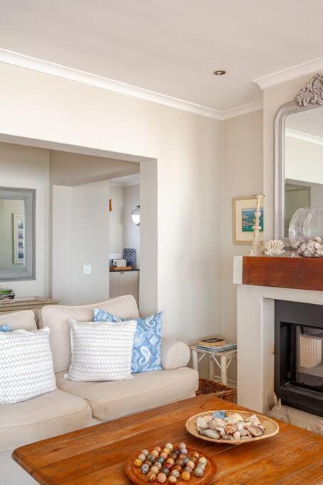 La Petite Baleine Oceanfront Luxury Villa De Kelders Eksteriør billede