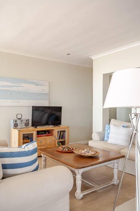 La Petite Baleine Oceanfront Luxury Villa De Kelders Eksteriør billede